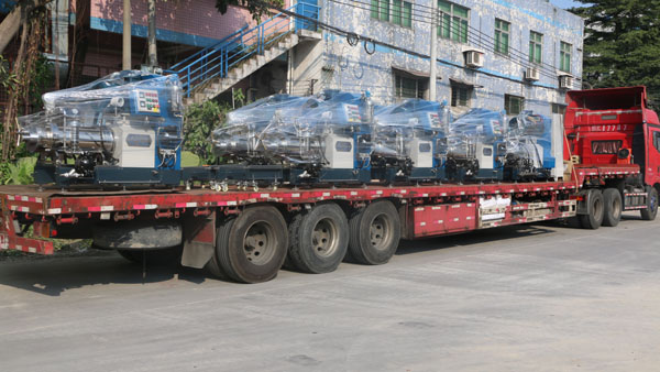 11月13號，利騰達砂磨機大批量出貨現場